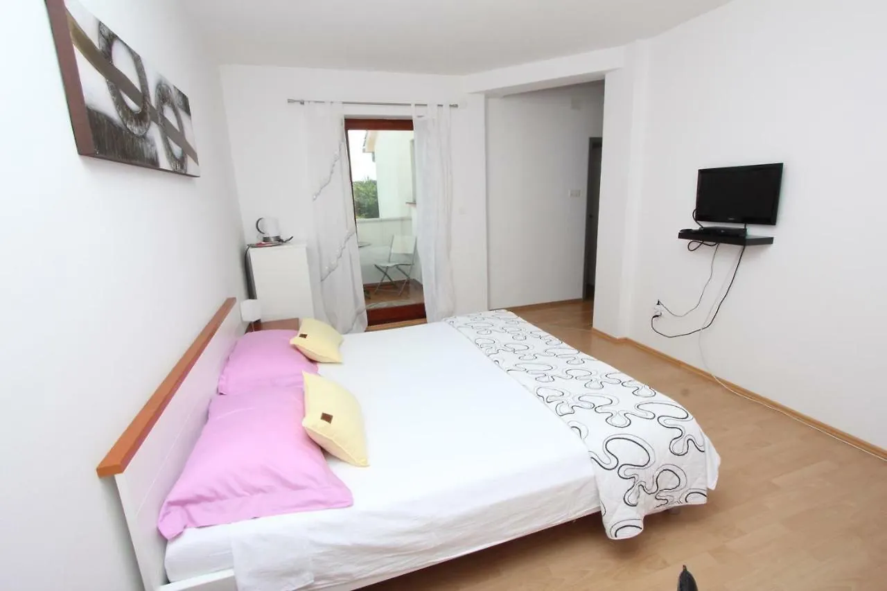 Rooms And Apartment Luana Rovinj Konukevi