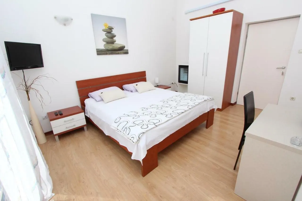 Rooms And Apartment Luana Rovinj