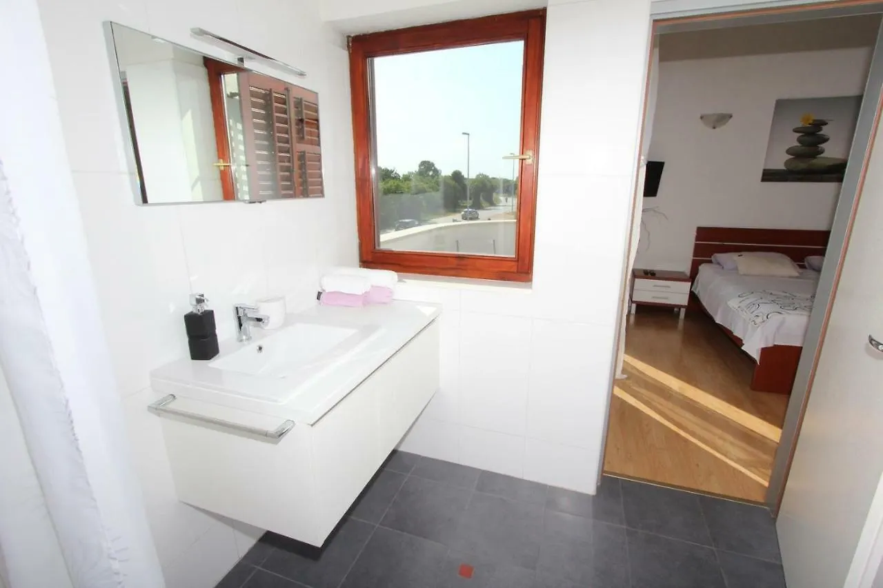 Rooms And Apartment Luana Rovinj Konukevi