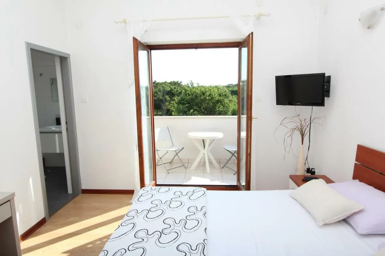 Rooms And Apartment Luana Rovinj Konukevi